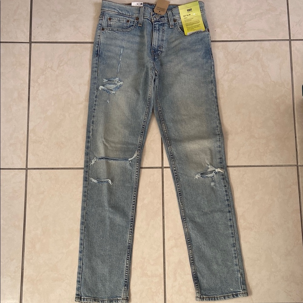 Levi's Jeans in Blue with Classic Fit and Levi's Branding